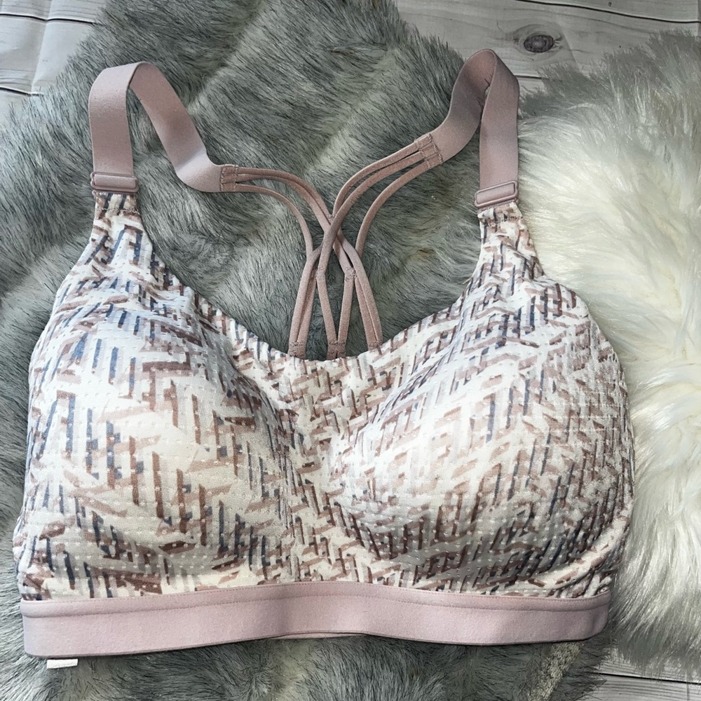 Victoria’s Secret sports knockout Strappy Back Aztec Printed sports bra